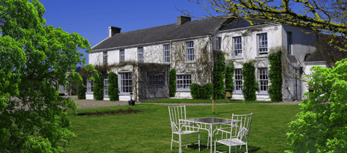 com_house-front-with-chair